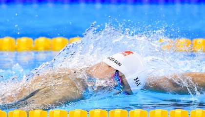 开云全站下载-“德甲战役频繁，冠军归属悬念逐步升温”，德甲揭幕战历史战绩