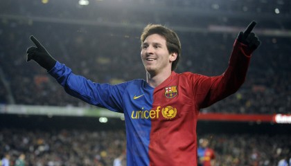 开云在线直播-球迷盛典：线上线下球迷活动集锦，线下买球